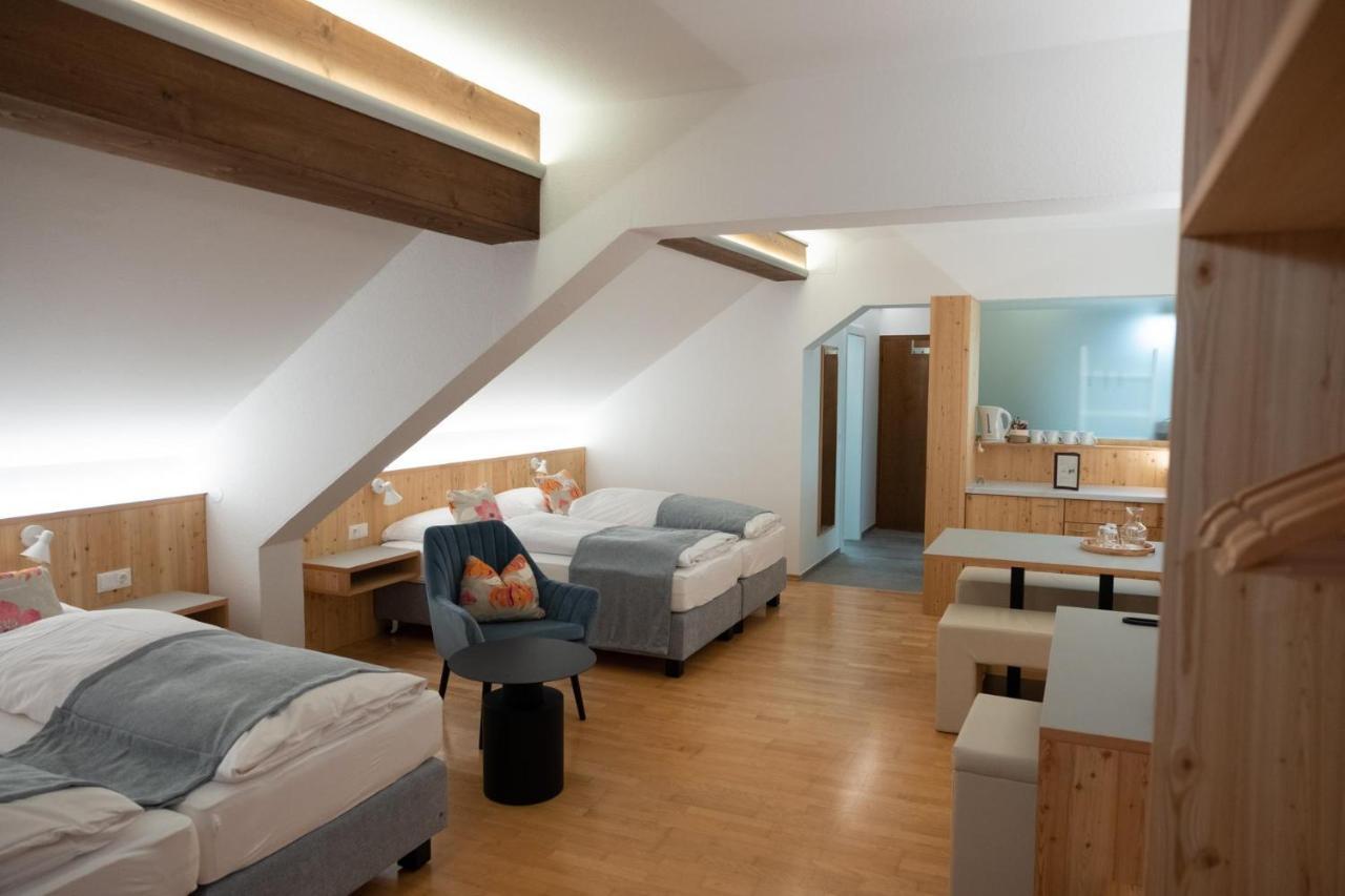 Hotel Santner Eugendorf Buitenkant foto