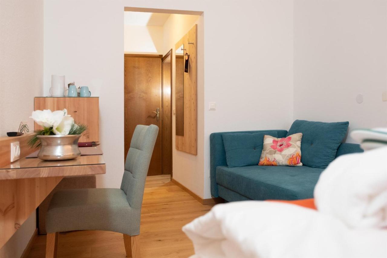 Hotel Santner Eugendorf Buitenkant foto