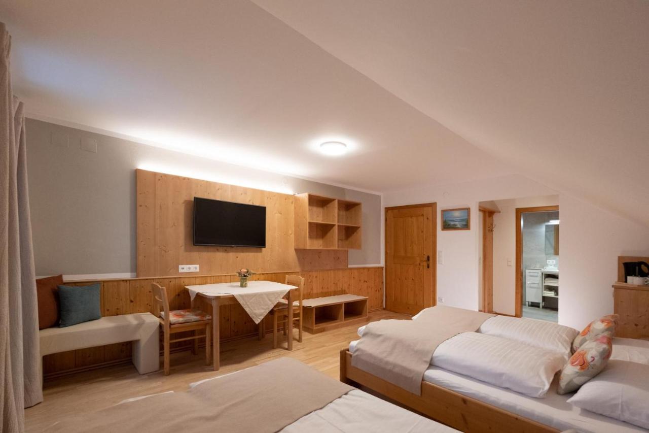 Hotel Santner Eugendorf Buitenkant foto