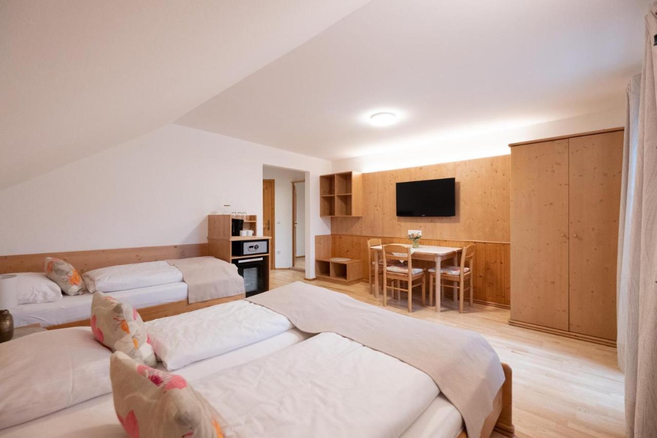 Hotel Santner Eugendorf Buitenkant foto
