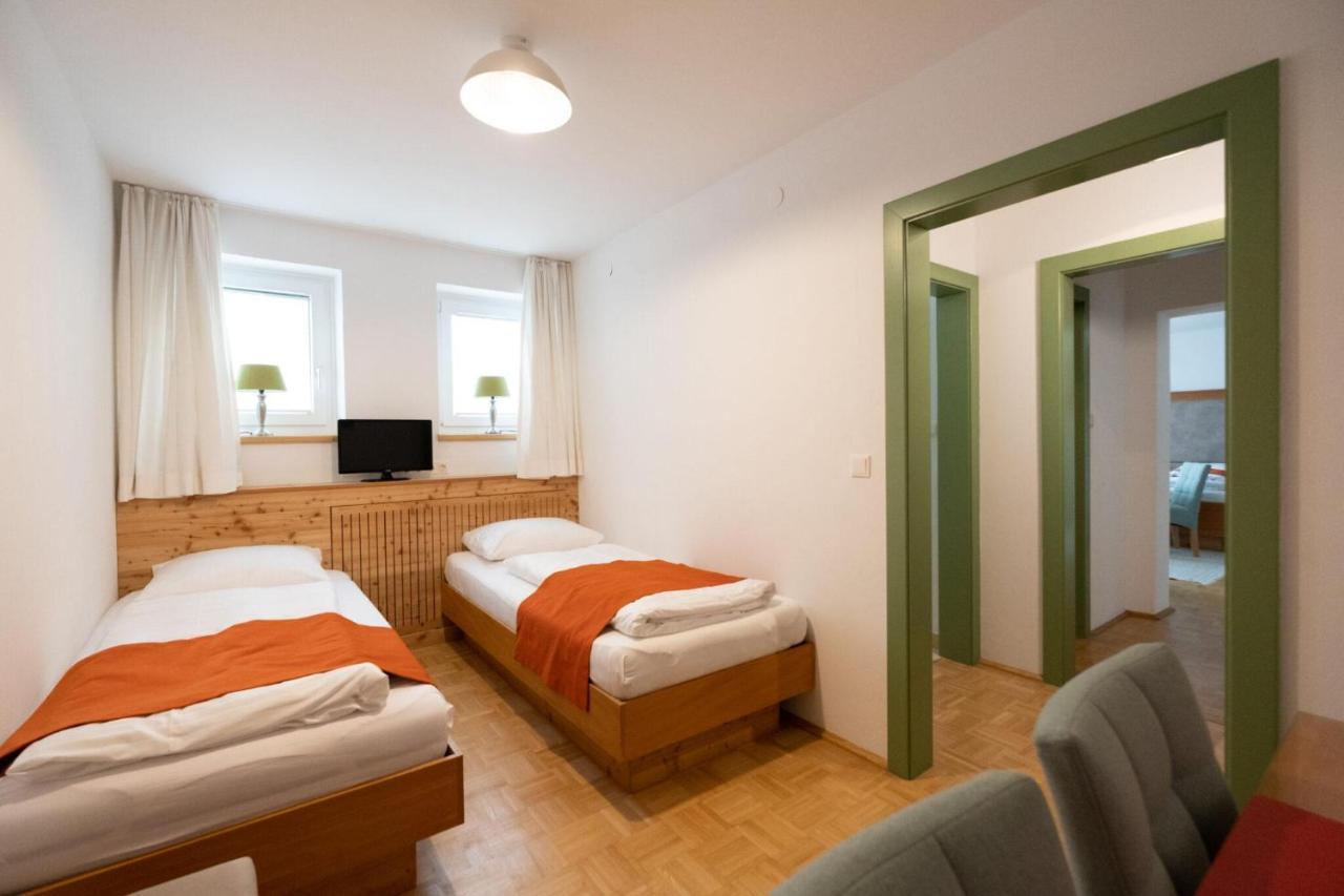 Hotel Santner Eugendorf Buitenkant foto