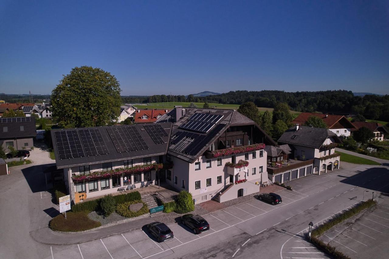 Hotel Santner Eugendorf Buitenkant foto