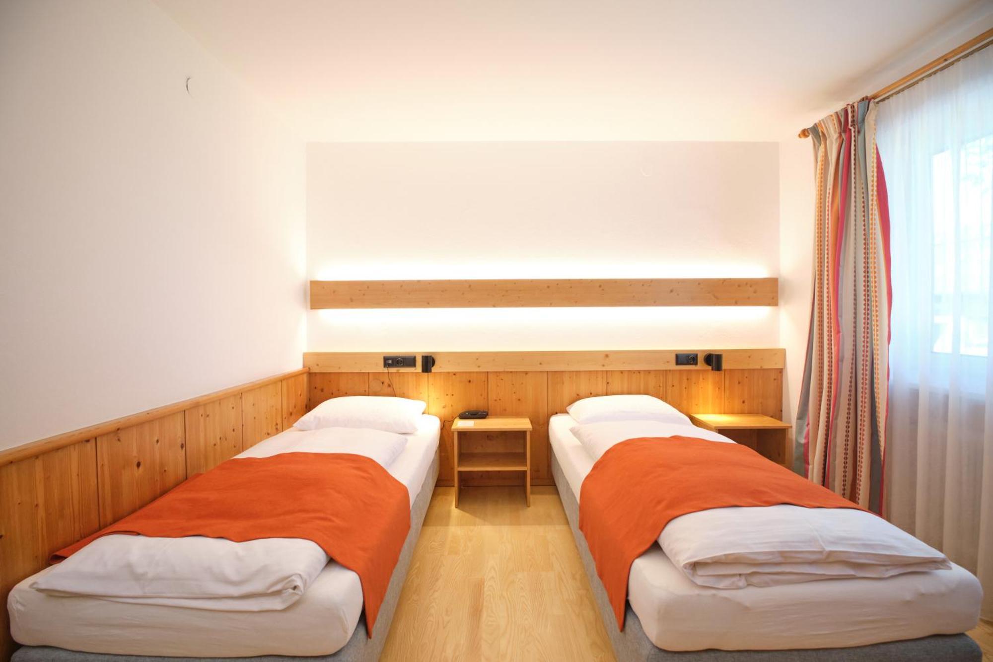 Hotel Santner Eugendorf Buitenkant foto