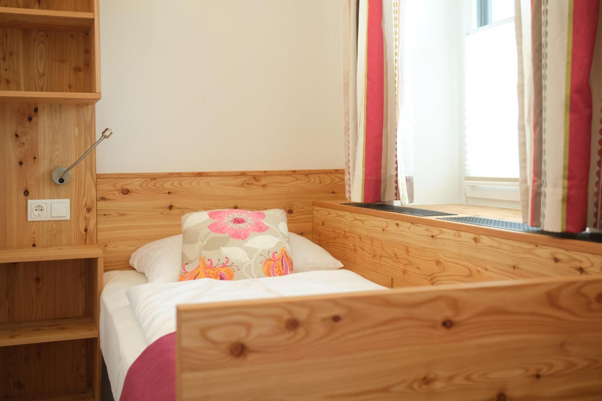 Hotel Santner Eugendorf Buitenkant foto