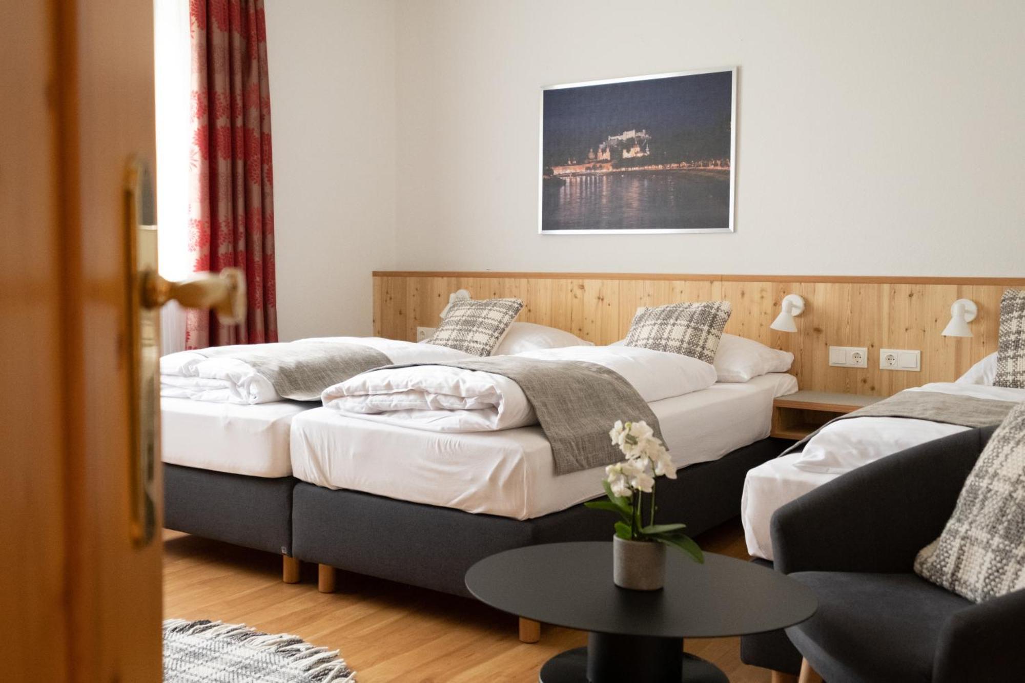 Hotel Santner Eugendorf Buitenkant foto